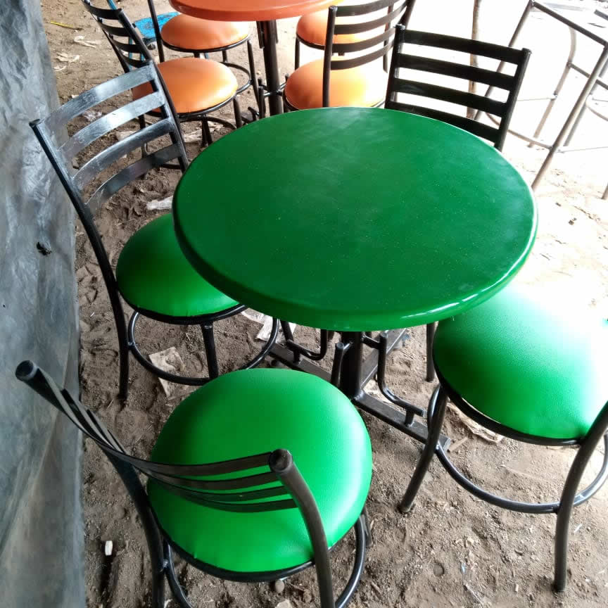 restaurant hightablenchair